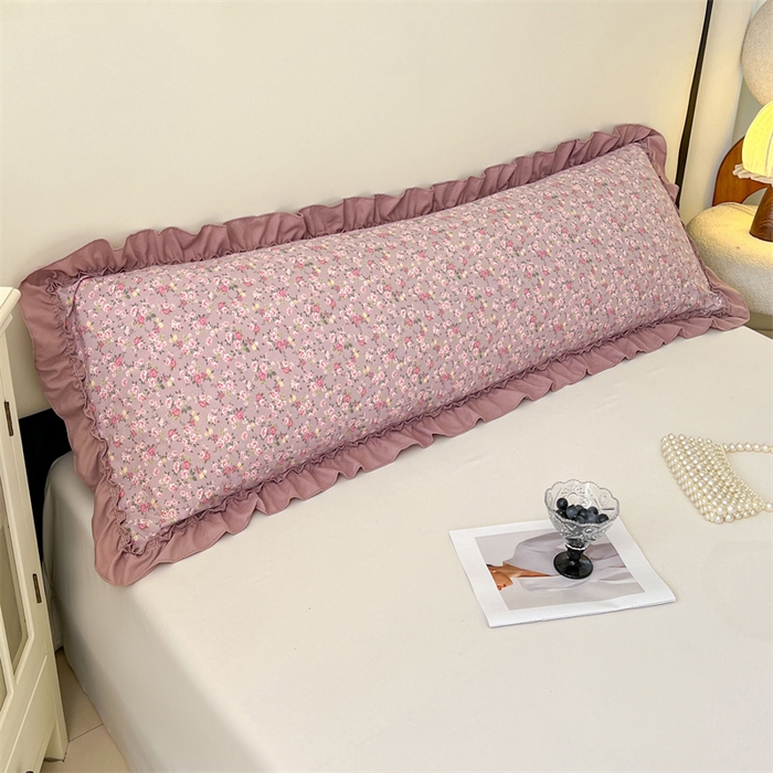 91家纺网 家纺一手货源 找家纺 梦舒羽 2026新款A类云朵棉法式压花边枕套加长双人情侣1.8米枕芯内胆套1.5m枕头套 花间入梦-粉（法式压花边）