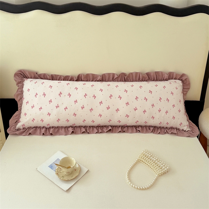 91家纺网 家纺一手货源 找家纺 梦舒羽 2026新款A类云朵棉法式压花边枕套加长双人情侣1.8米枕芯内胆套1.5m枕头套 怦然心动（法式压花边）