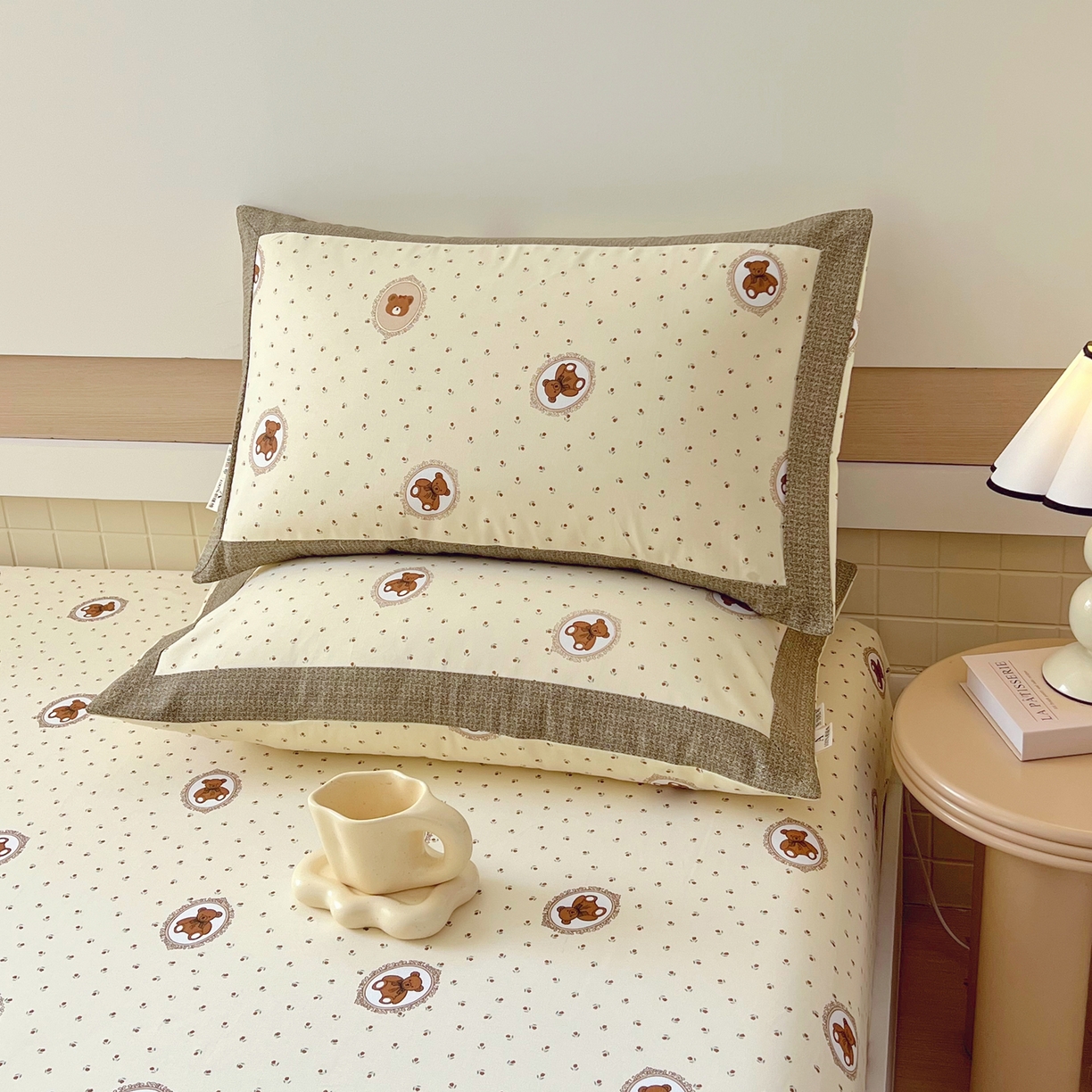 91家纺网 家纺一手货源 找家纺 春皖家纺 2026新款全棉老粗布工艺款单枕套枕套单件 可爱熊