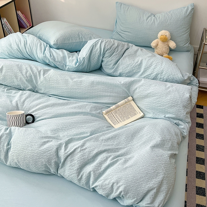 91家纺网 家纺一手货源 找家纺 贝拉梦家纺 2026新款高克重高品质A类超软糯泡芙纱纯色四件套 晴空小方