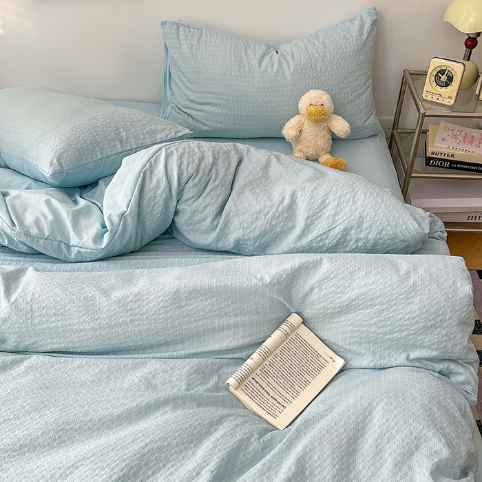 91家纺网 家纺一手货源 找家纺 贝拉梦家纺 2026新款高克重高品质A类超软糯泡芙纱纯色四件套 晴空小方