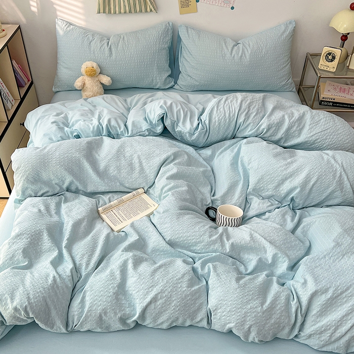 91家纺网 家纺一手货源 找家纺 贝拉梦家纺 2026新款高克重高品质A类超软糯泡芙纱纯色四件套 晴空小方