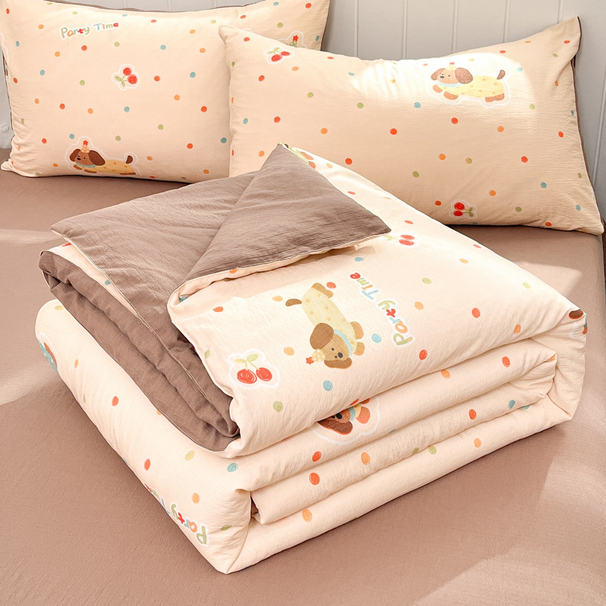 盛秋家纺 2026新款皱皱纱印花夏被-萝拉 派对狗+深咖