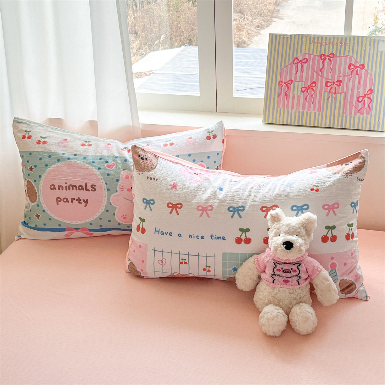 91家纺网 家纺一手货源 找家纺 盛秋家纺 2026新款皱皱纱印花夏被-萝拉 小狗来信+奶油粉