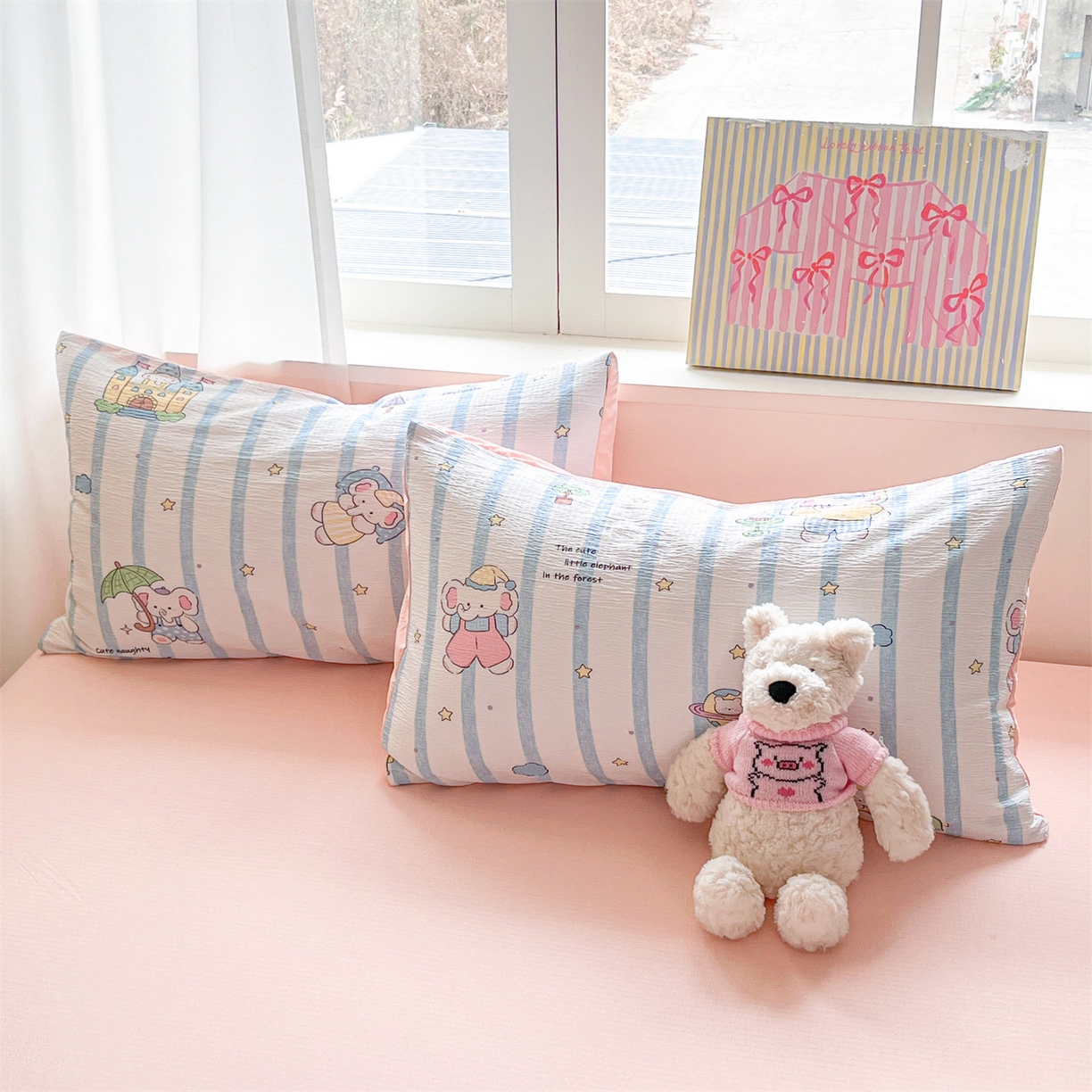 91家纺网 家纺一手货源 找家纺 盛秋家纺 2026新款皱皱纱印花夏被-萝拉 森林小象+奶油粉