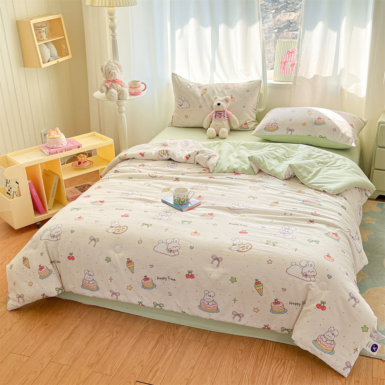 91家纺网 家纺一手货源 找家纺 盛秋家纺 2026新款皱皱纱印花夏被-萝拉 生日派对+清新绿