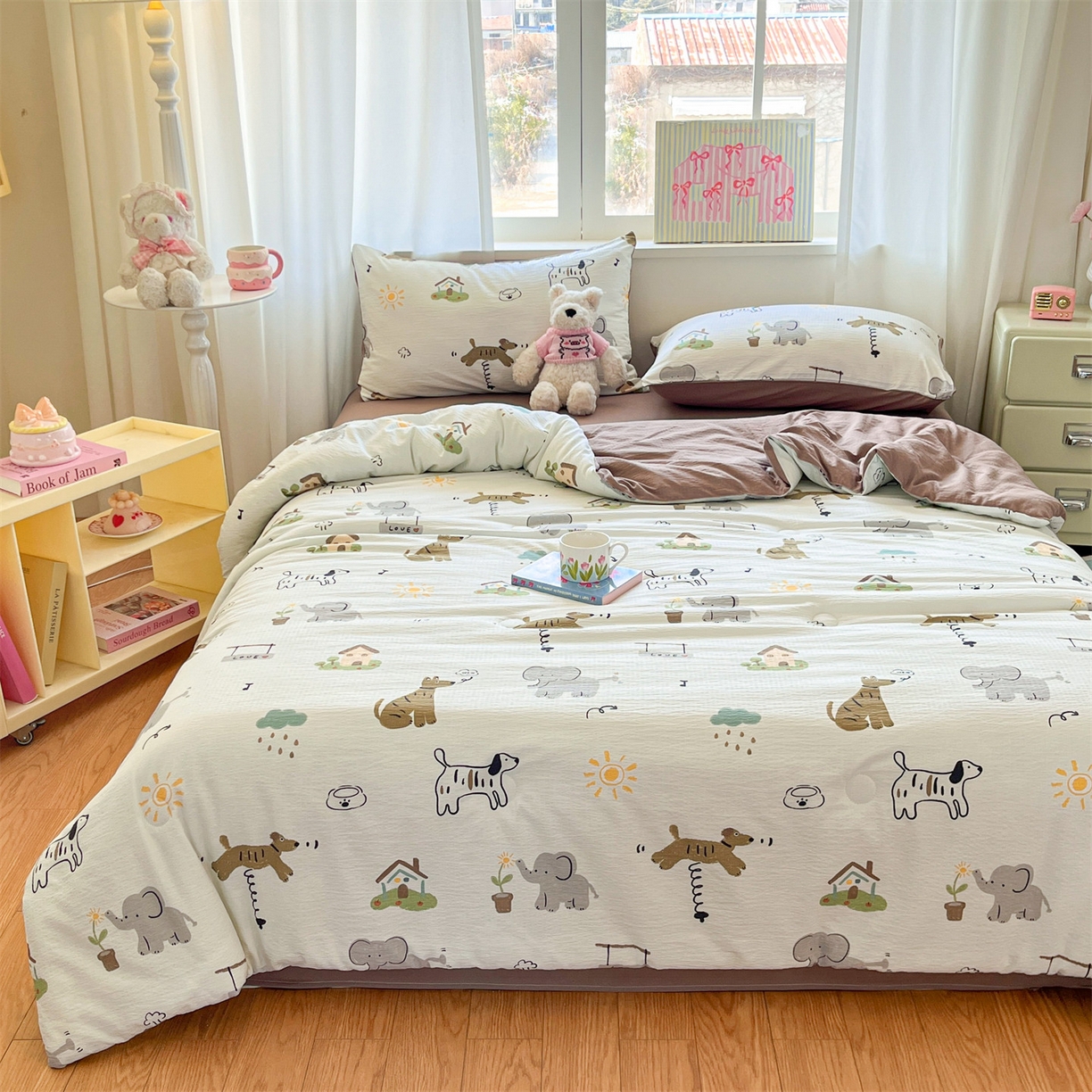 91家纺网 家纺一手货源 找家纺 盛秋家纺 2026新款皱皱纱印花夏被-萝拉 快乐时光+深咖