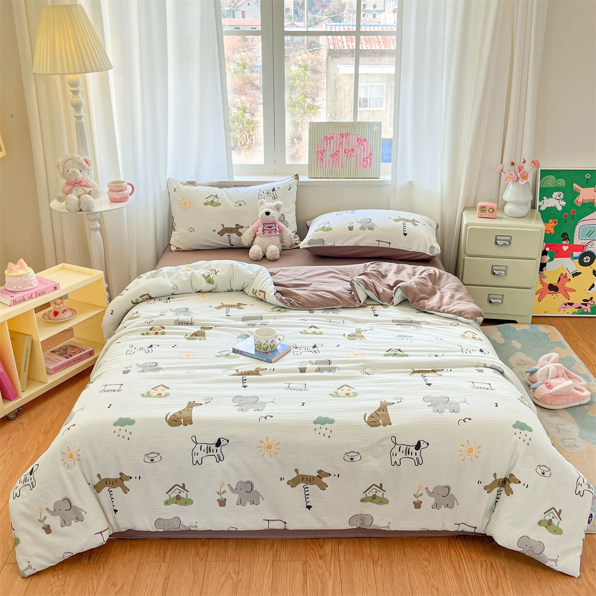 91家纺网 家纺一手货源 找家纺 盛秋家纺 2026新款皱皱纱印花夏被-萝拉 快乐时光+深咖