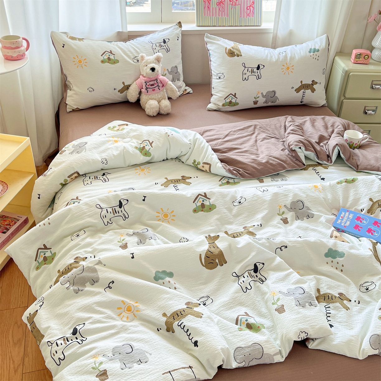 91家纺网 家纺一手货源 找家纺 盛秋家纺 2026新款皱皱纱印花夏被-萝拉 快乐时光+深咖