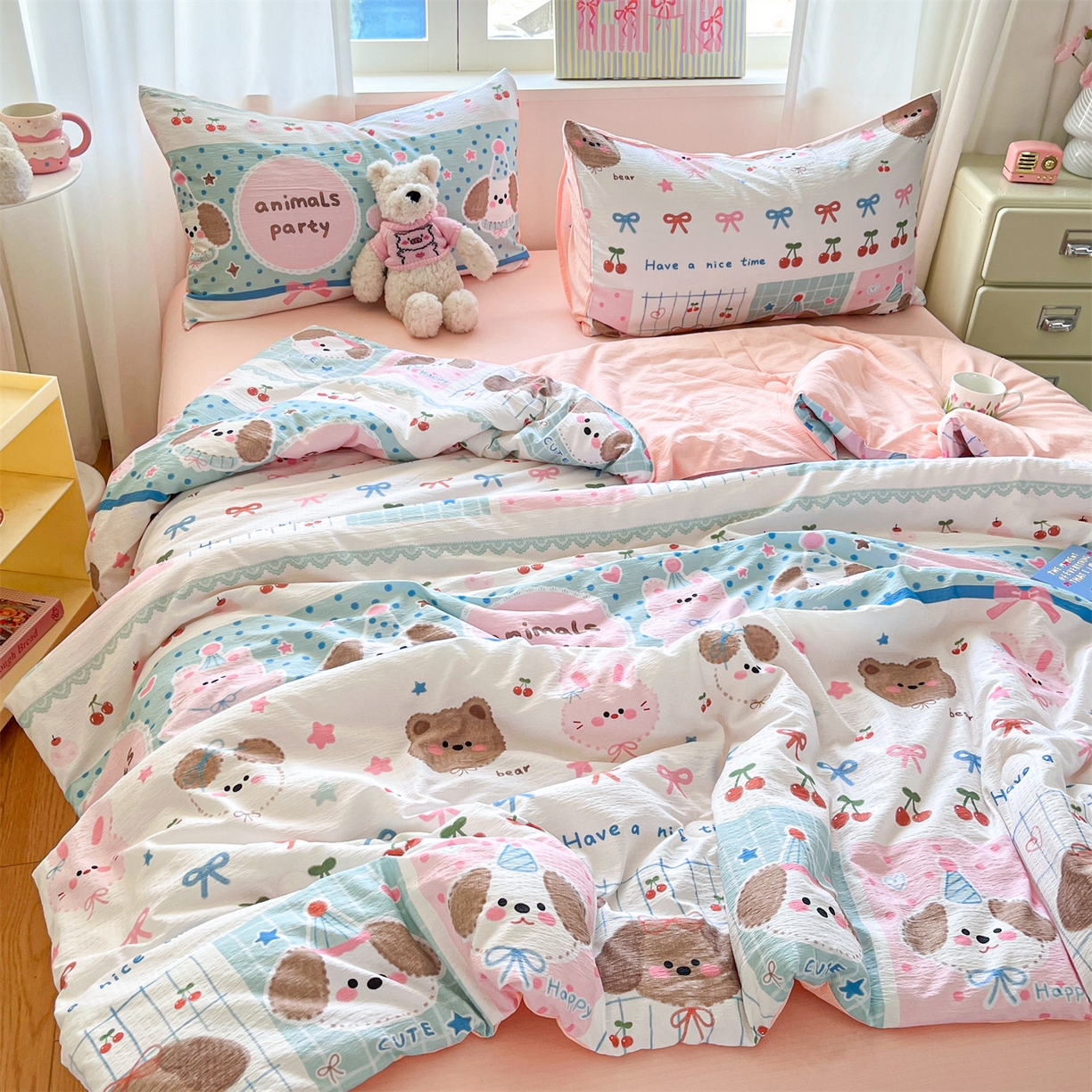 91家纺网 家纺一手货源 找家纺 盛秋家纺 2026新款皱皱纱印花夏被-萝拉 小狗来信+奶油粉