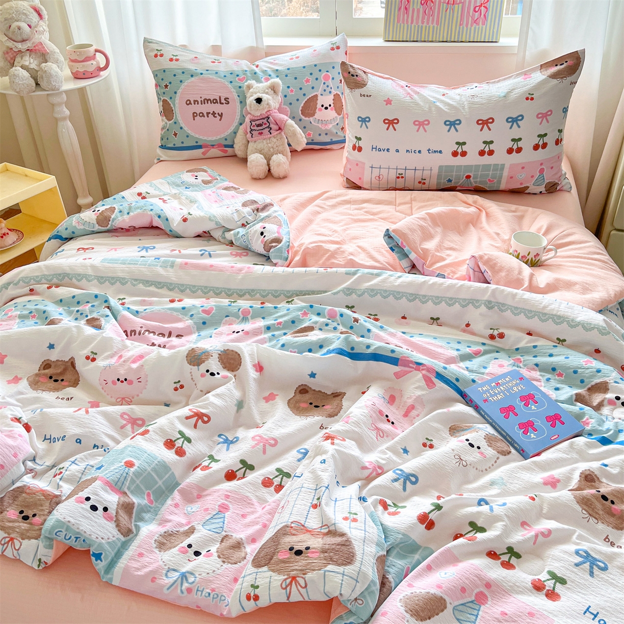 91家纺网 家纺一手货源 找家纺 盛秋家纺 2026新款皱皱纱印花夏被-萝拉 小狗来信+奶油粉