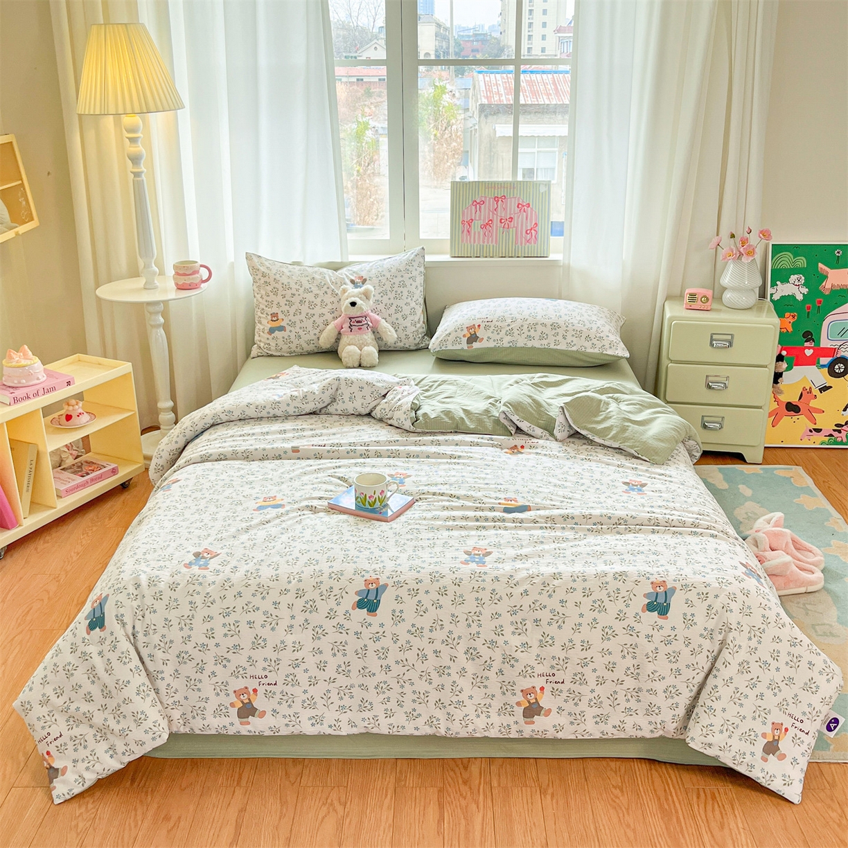 91家纺网 家纺一手货源 找家纺 盛秋家纺 2026新款皱皱纱印花夏被-萝拉 小熊小花+麦绿