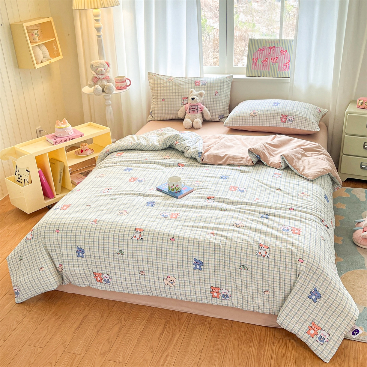 91家纺网 家纺一手货源 找家纺 盛秋家纺 2026新款皱皱纱印花夏被-萝拉 小伙伴+米驼