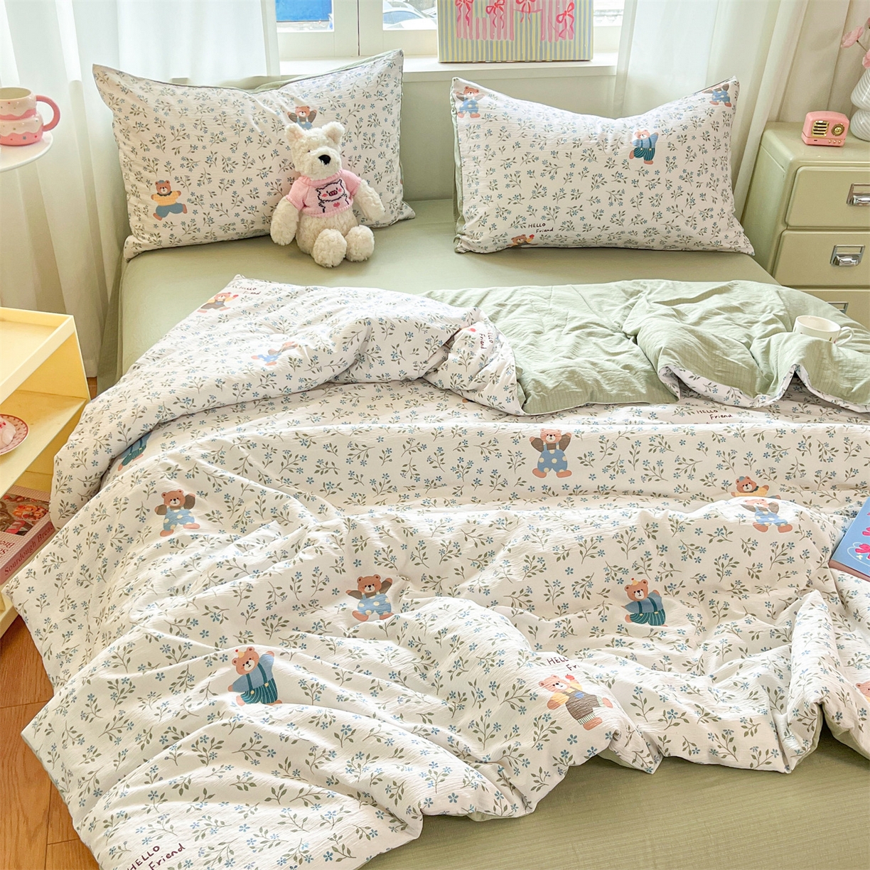 91家纺网 家纺一手货源 找家纺 盛秋家纺 2026新款皱皱纱印花夏被-萝拉 小熊小花+麦绿