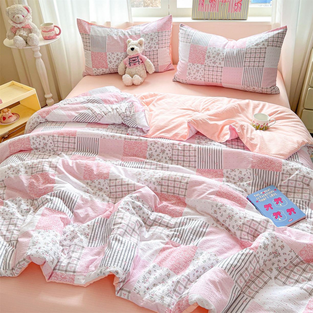 91家纺网 家纺一手货源 找家纺 盛秋家纺 2026新款皱皱纱印花夏被-萝拉 格子花园+奶油粉