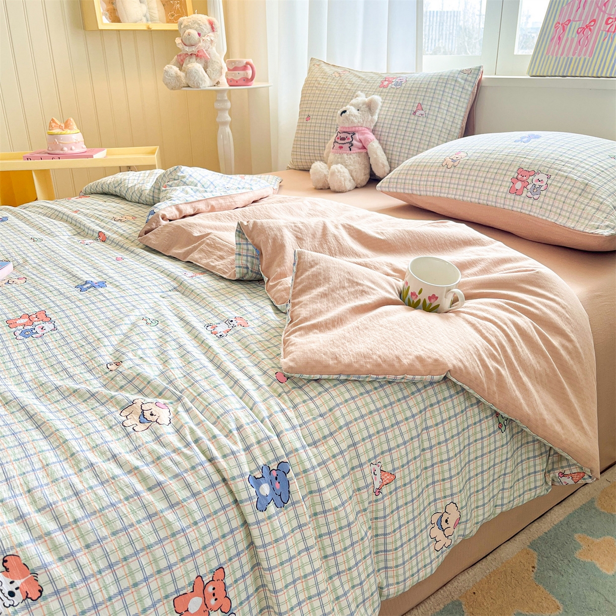 91家纺网 家纺一手货源 找家纺 盛秋家纺 2026新款皱皱纱印花夏被-萝拉 小伙伴+米驼