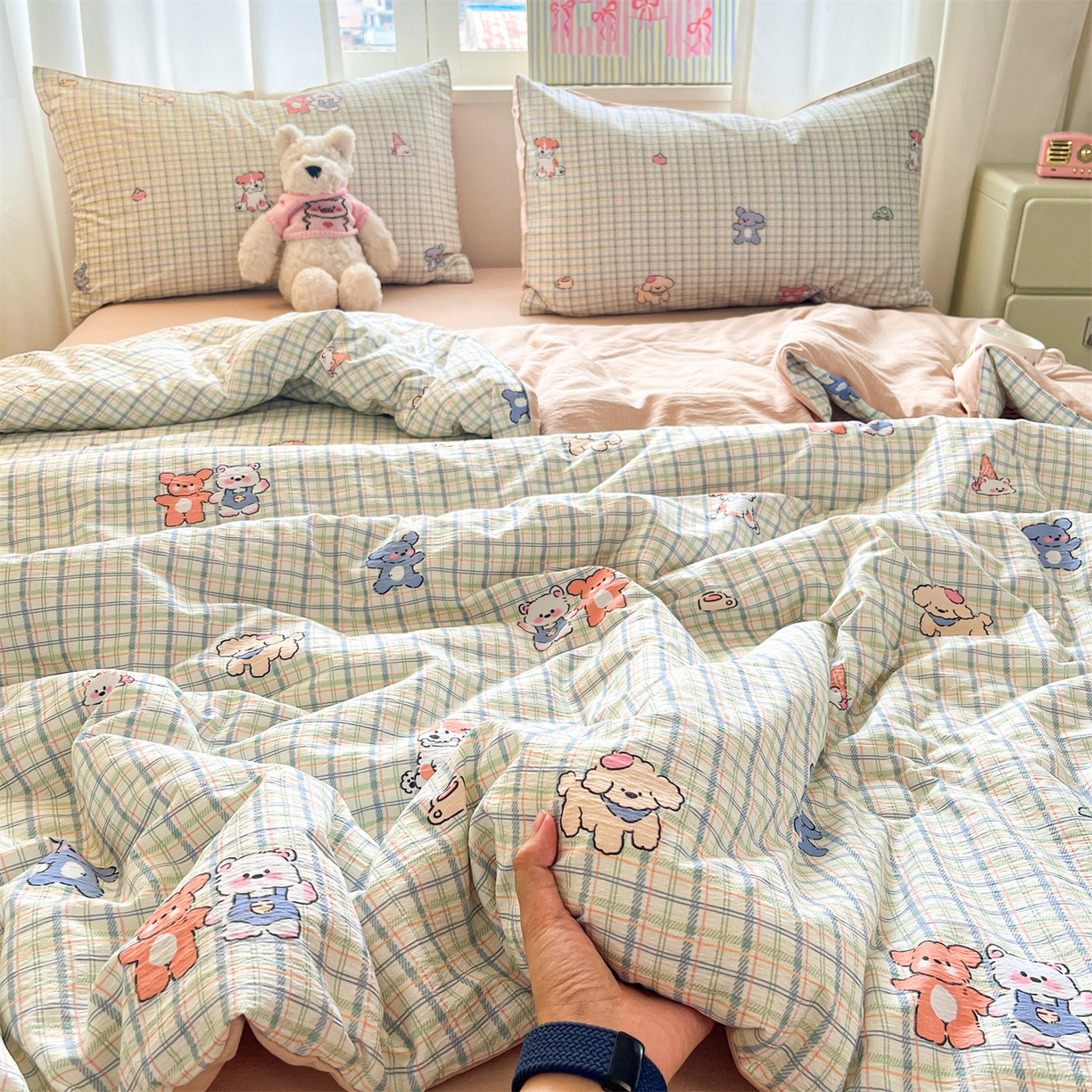 91家纺网 家纺一手货源 找家纺 盛秋家纺 2026新款皱皱纱印花夏被-萝拉 小伙伴+米驼