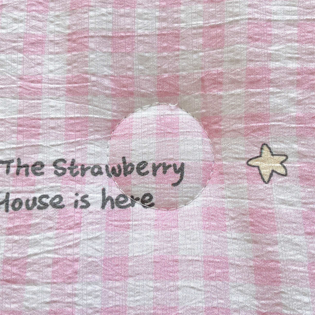 91家纺网 家纺一手货源 找家纺 盛秋家纺 2026新款皱皱纱印花夏被-萝拉 格子铺粉+天空蓝