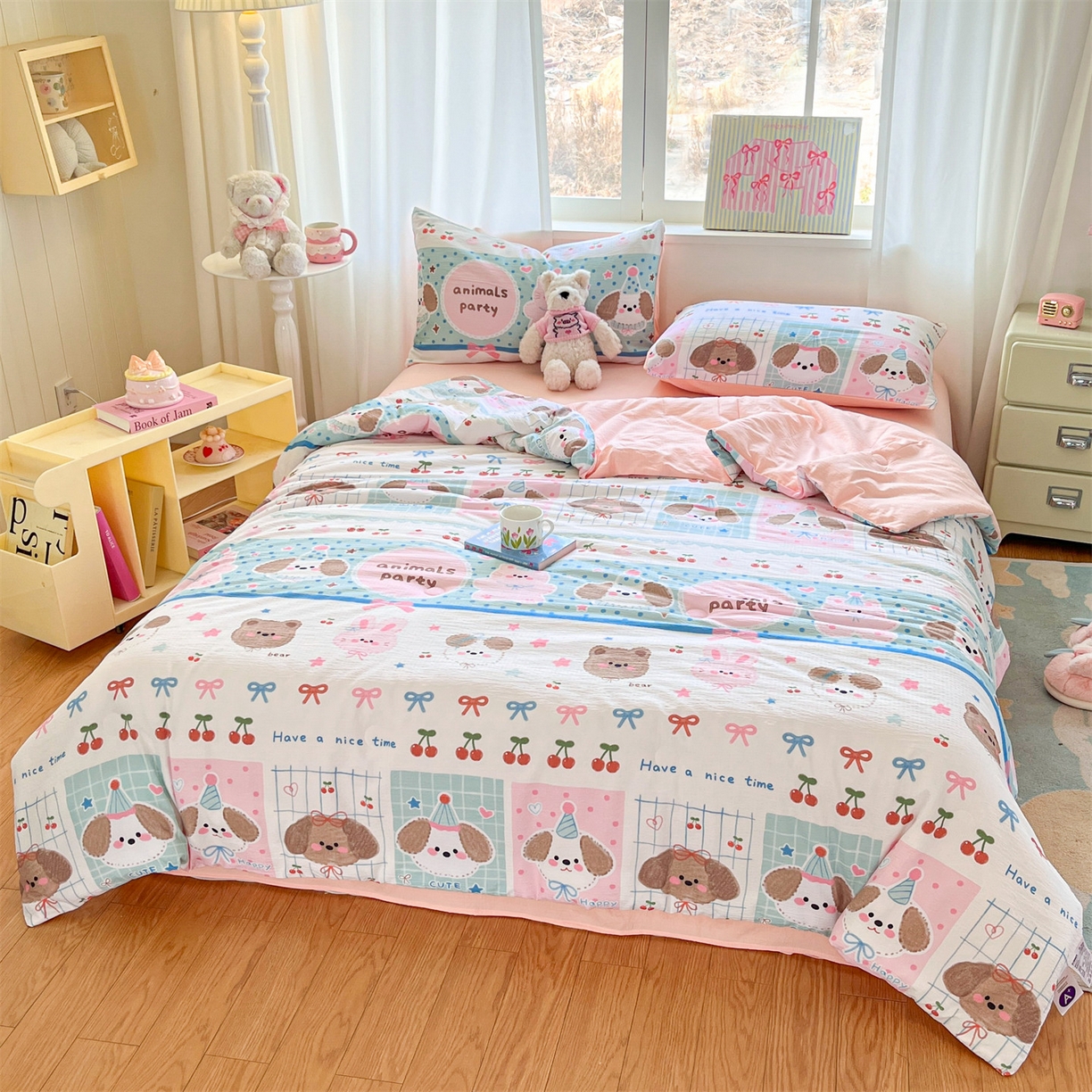 91家纺网 家纺一手货源 找家纺 盛秋家纺 2026新款皱皱纱印花夏被-萝拉 小狗来信+奶油粉