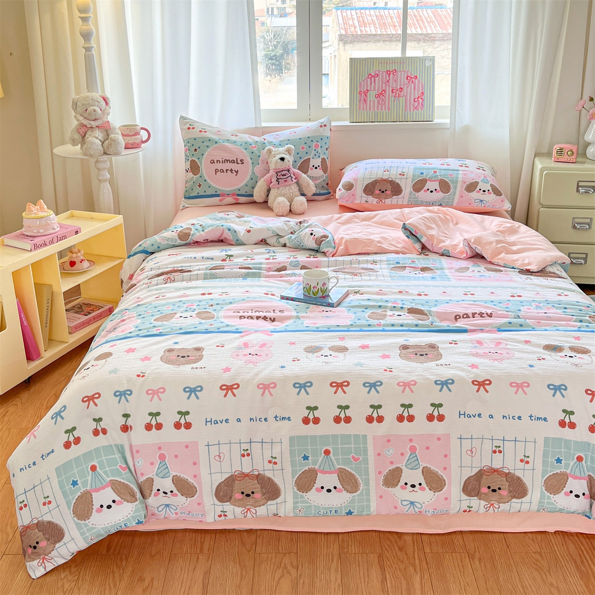 91家纺网 家纺一手货源 找家纺 盛秋家纺 2026新款皱皱纱印花夏被-萝拉 小狗来信+奶油粉