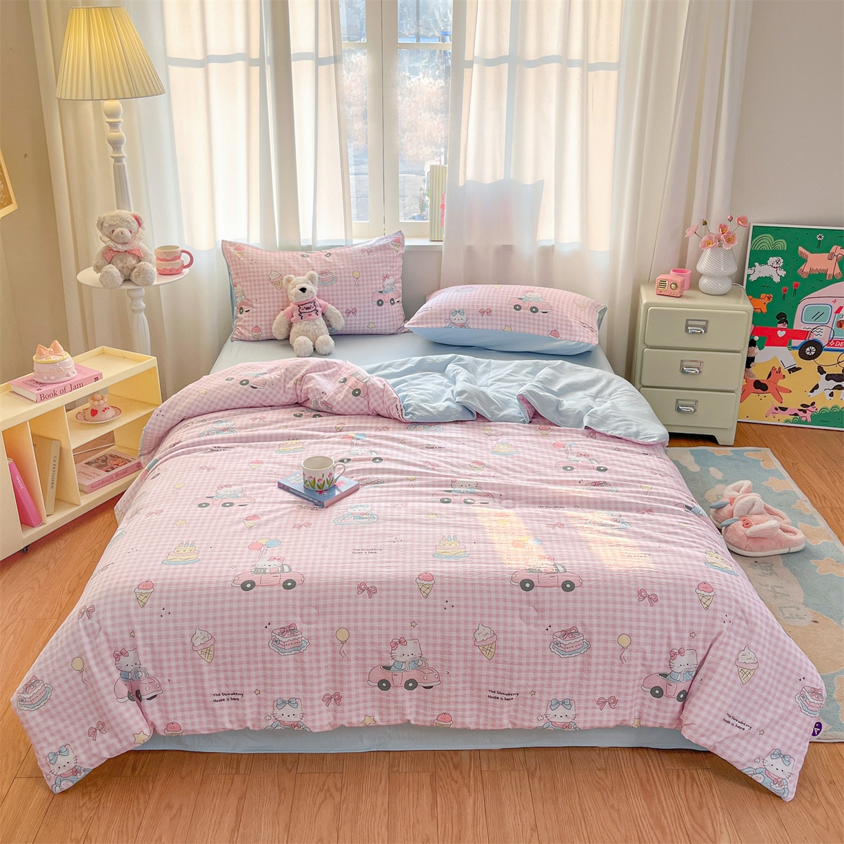 91家纺网 家纺一手货源 找家纺 盛秋家纺 2026新款皱皱纱印花夏被-萝拉 格子铺粉+天空蓝