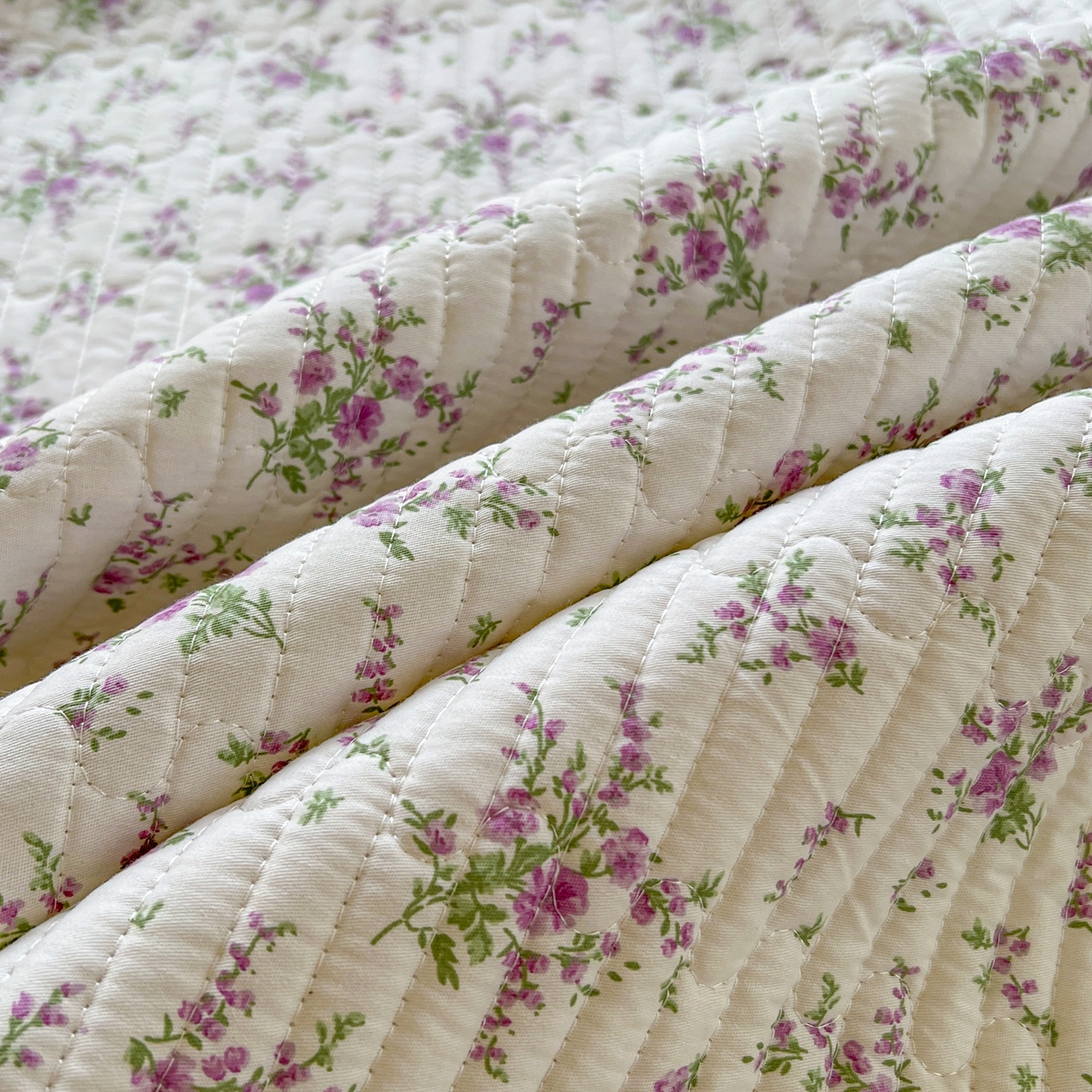 91家纺网 家纺一手货源 找家纺 优雅星家纺 2026新款A类小清新四季可用学生宿舍床单  单件夹棉炕盖床盖炕毯三件套（长期有货） 汐春之语