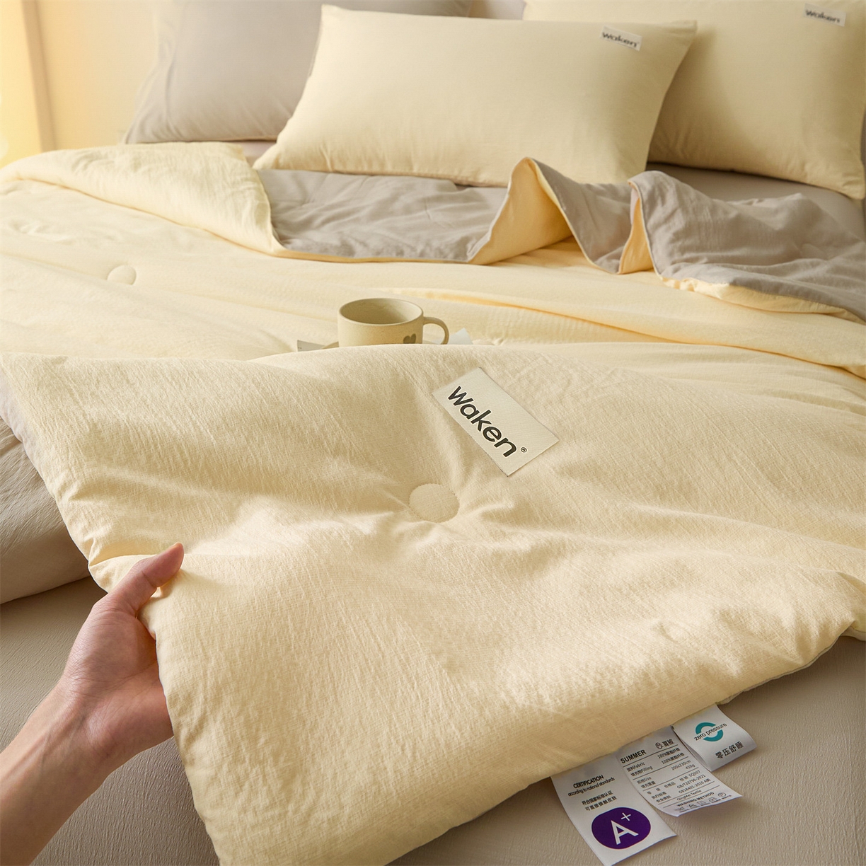 91家纺网 家纺一手货源 找家纺 盛秋家纺 2026新款皱皱纱贴标夏被-杰克 奶黄+梧桐杏