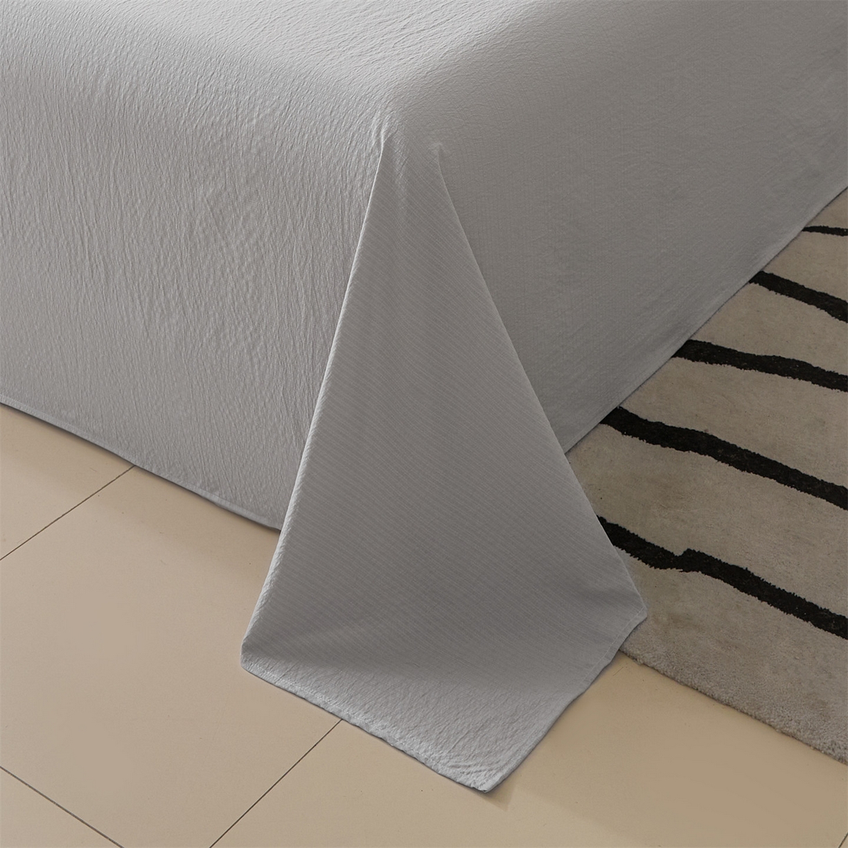 91家纺网 家纺一手货源 找家纺 盛秋家纺 2026新款皱皱纱贴标夏被-杰克 天空蓝+山灰