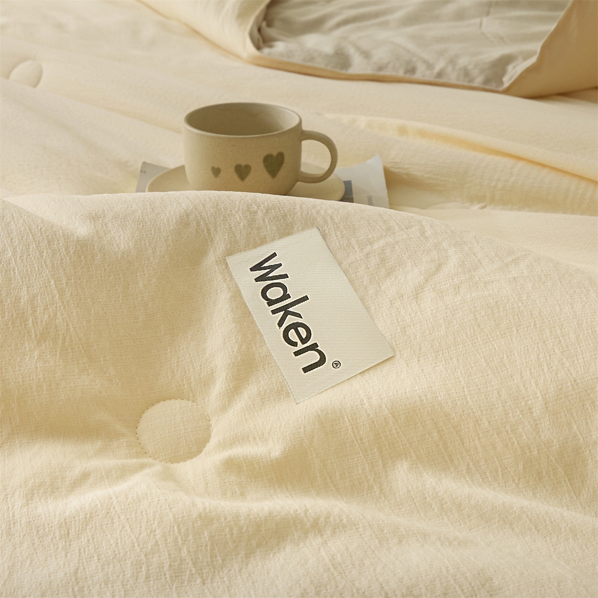 91家纺网 家纺一手货源 找家纺 盛秋家纺 2026新款皱皱纱贴标夏被-杰克 奶黄+梧桐杏