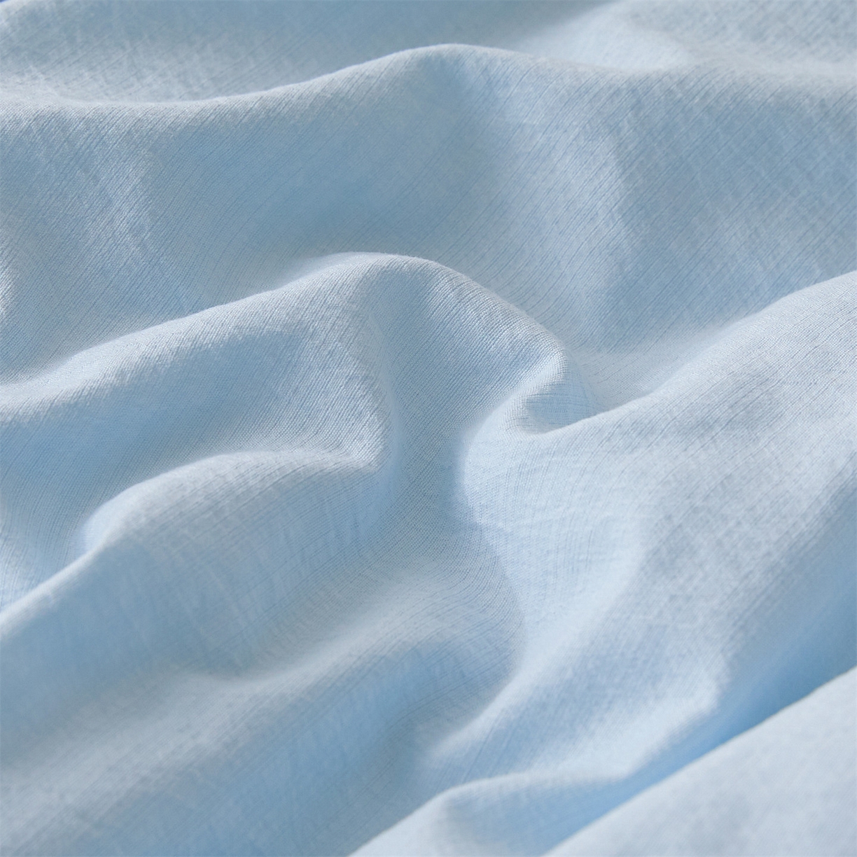 91家纺网 家纺一手货源 找家纺 盛秋家纺 2026新款皱皱纱贴标夏被-杰克 天空蓝+山灰