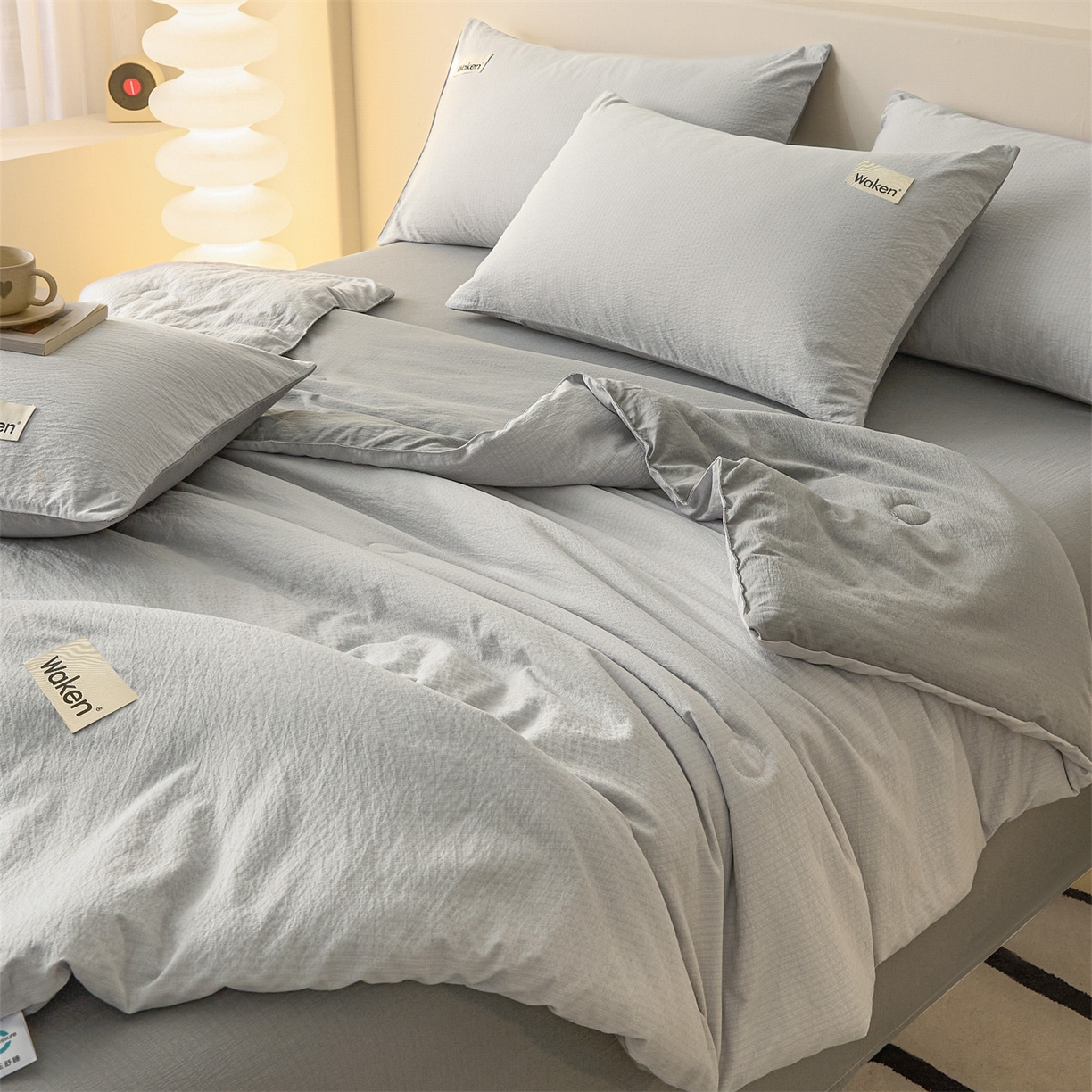 91家纺网 家纺一手货源 找家纺 盛秋家纺 2026新款皱皱纱贴标夏被-杰克 山灰+中灰