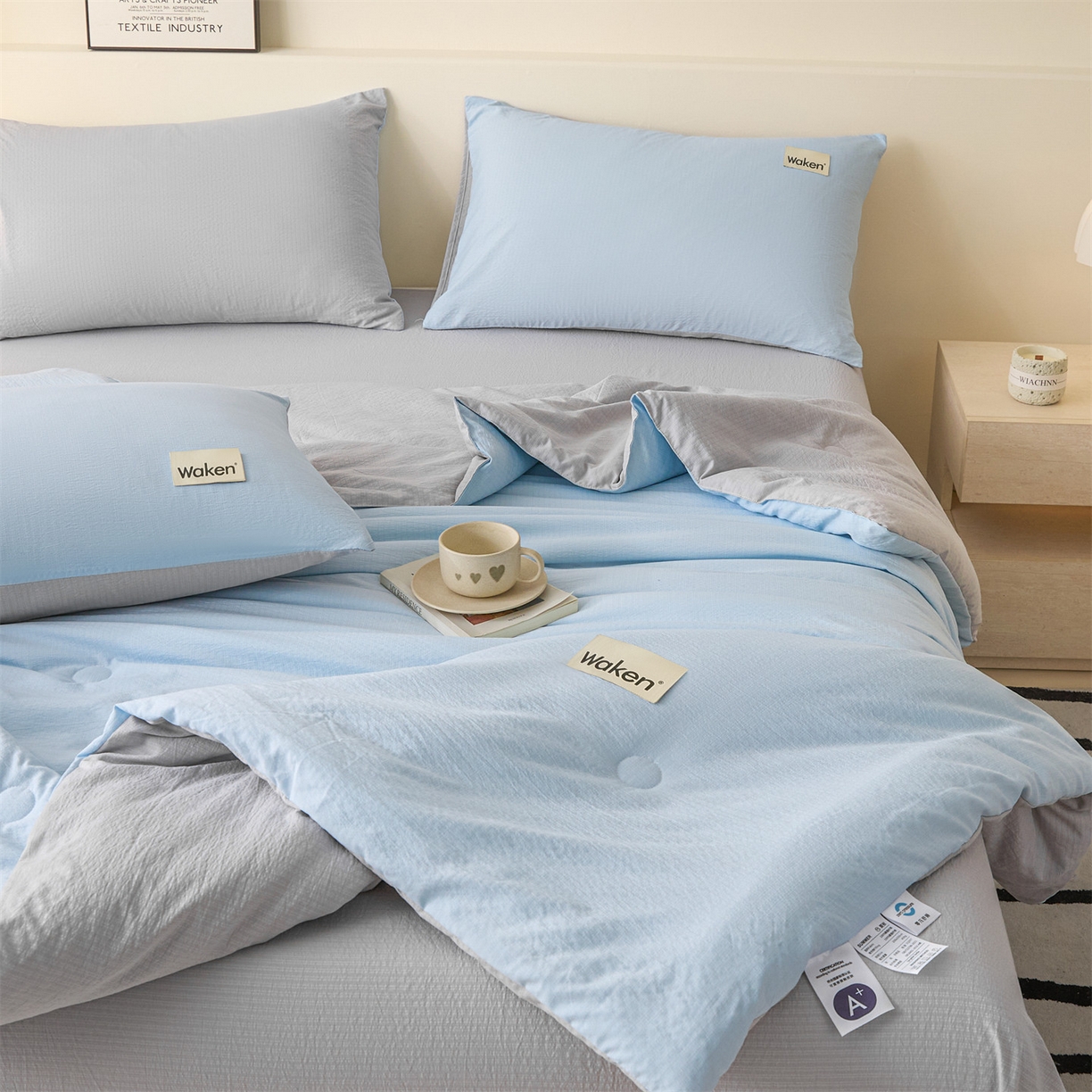 91家纺网 家纺一手货源 找家纺 盛秋家纺 2026新款皱皱纱贴标夏被-杰克 天空蓝+山灰