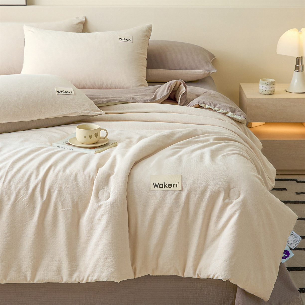 91家纺网 家纺一手货源 找家纺 盛秋家纺 2026新款皱皱纱贴标夏被-杰克 梧桐杏+浅咖