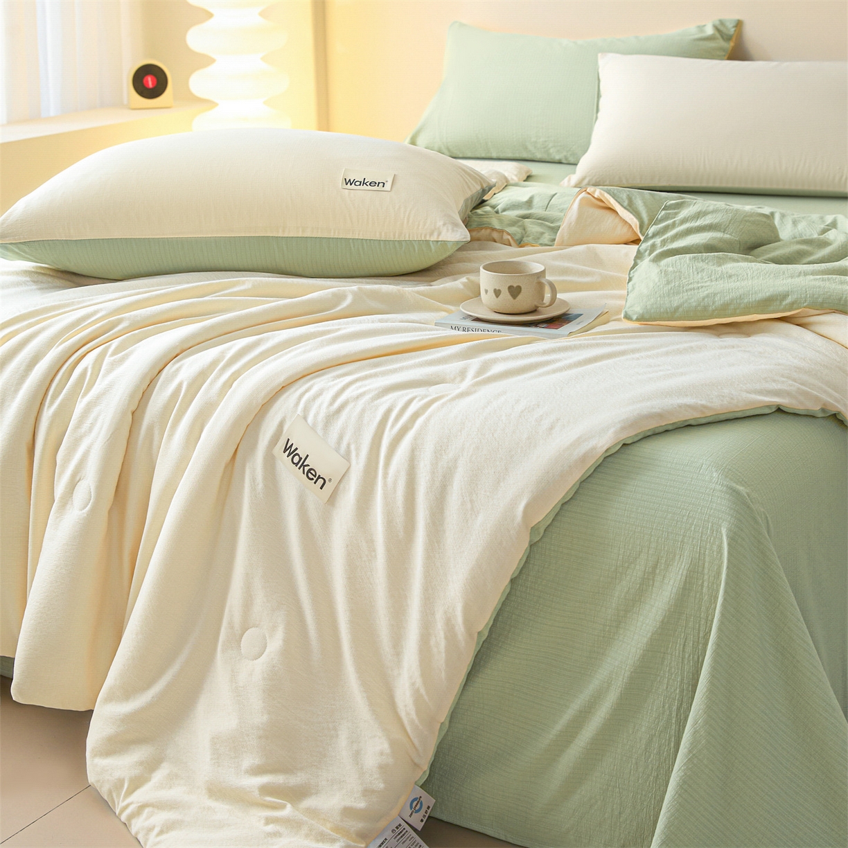 91家纺网 家纺一手货源 找家纺 盛秋家纺 2026新款皱皱纱贴标夏被-杰克 奶昔白+麦绿