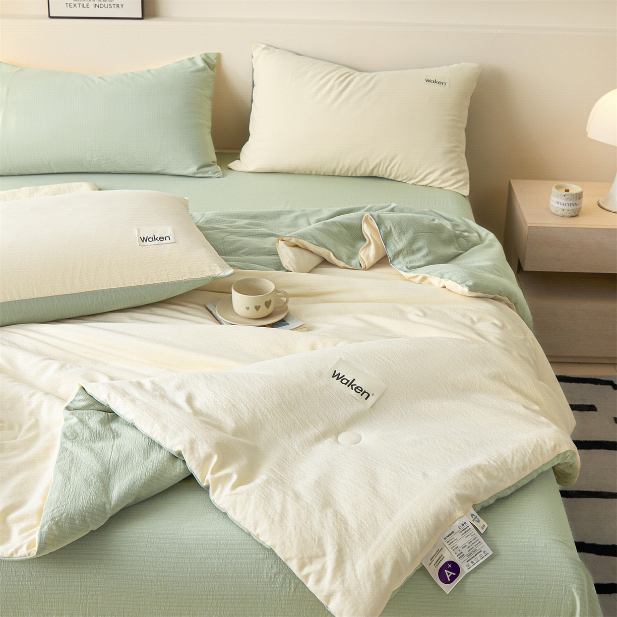 91家纺网 家纺一手货源 找家纺 盛秋家纺 2026新款皱皱纱贴标夏被-杰克 奶昔白+麦绿