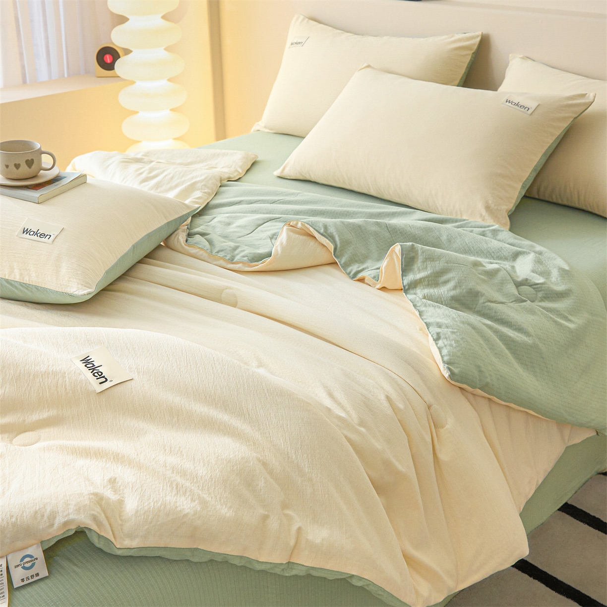 91家纺网 家纺一手货源 找家纺 盛秋家纺 2026新款皱皱纱贴标夏被-杰克 奶昔白+麦绿