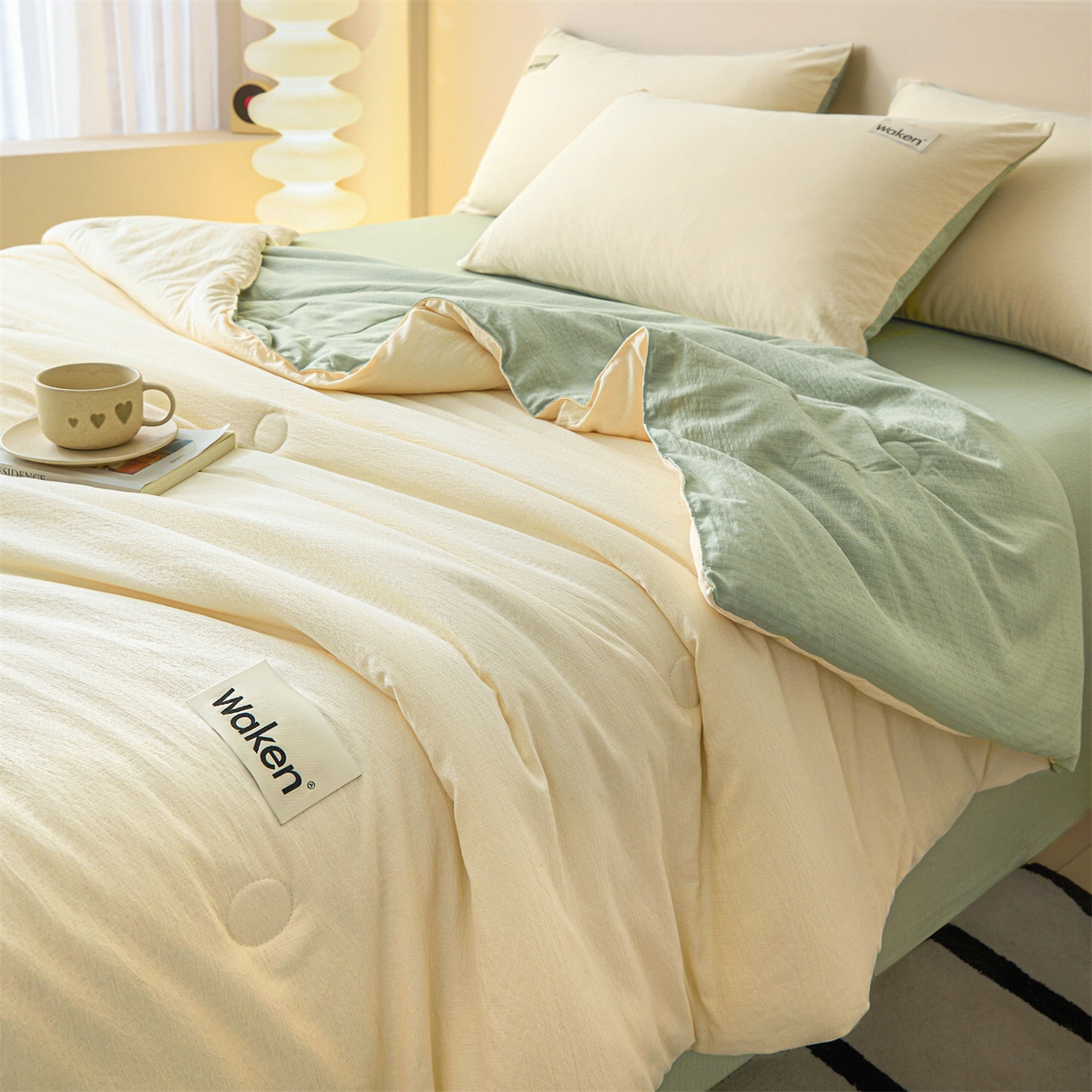 91家纺网 家纺一手货源 找家纺 盛秋家纺 2026新款皱皱纱贴标夏被-杰克 奶昔白+麦绿