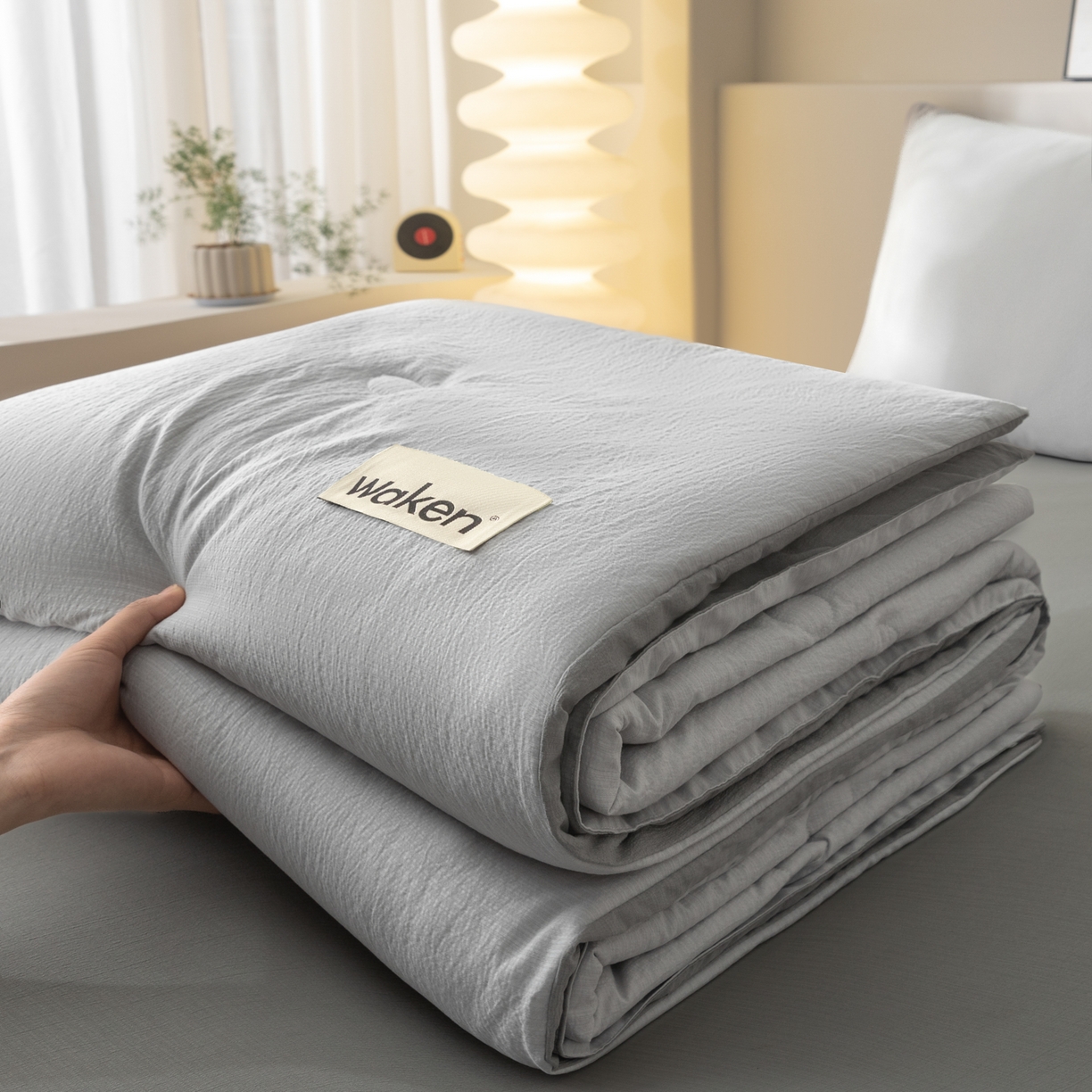 91家纺网 家纺一手货源 找家纺 盛秋家纺 2026新款皱皱纱贴标夏被-杰克 山灰+中灰