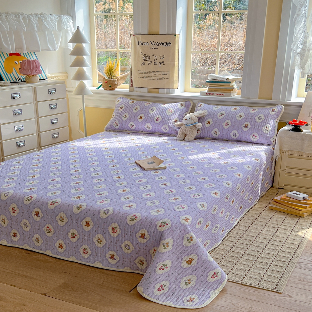 91家纺网 家纺一手货源 找家纺 优雅星家纺 2026新款A类小清新四季可用学生宿舍床单  单件夹棉炕盖床盖炕毯三件套（长期有货） 紫韵花开