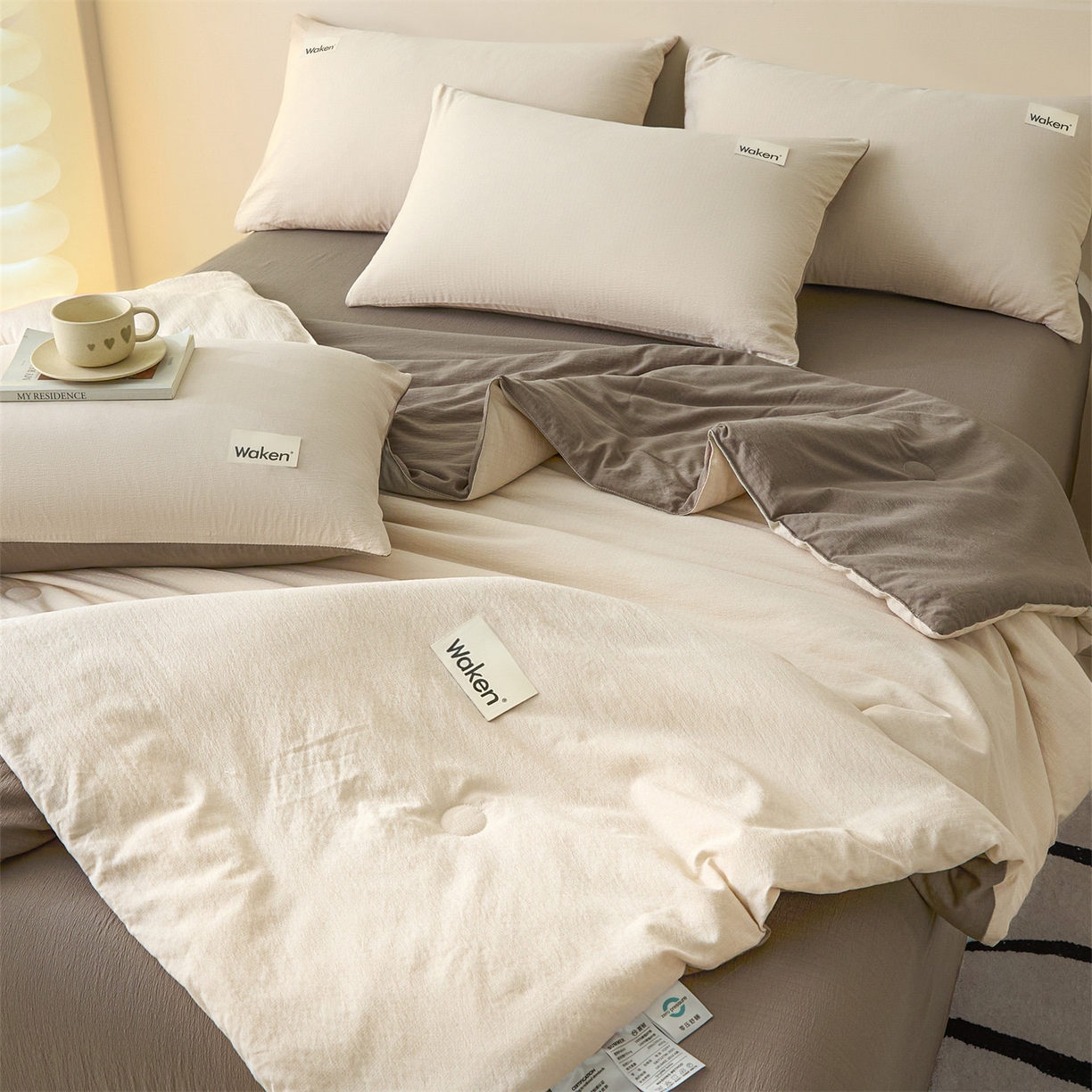 91家纺网 家纺一手货源 找家纺 盛秋家纺 2026新款皱皱纱贴标夏被-杰克 梧桐杏+深咖