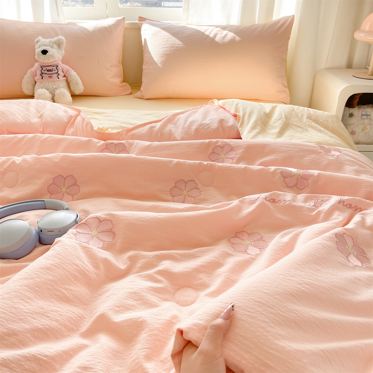 91家纺网 家纺一手货源 找家纺 （总）盛秋家纺 2026新款皱皱纱散点绣夏被-妮可