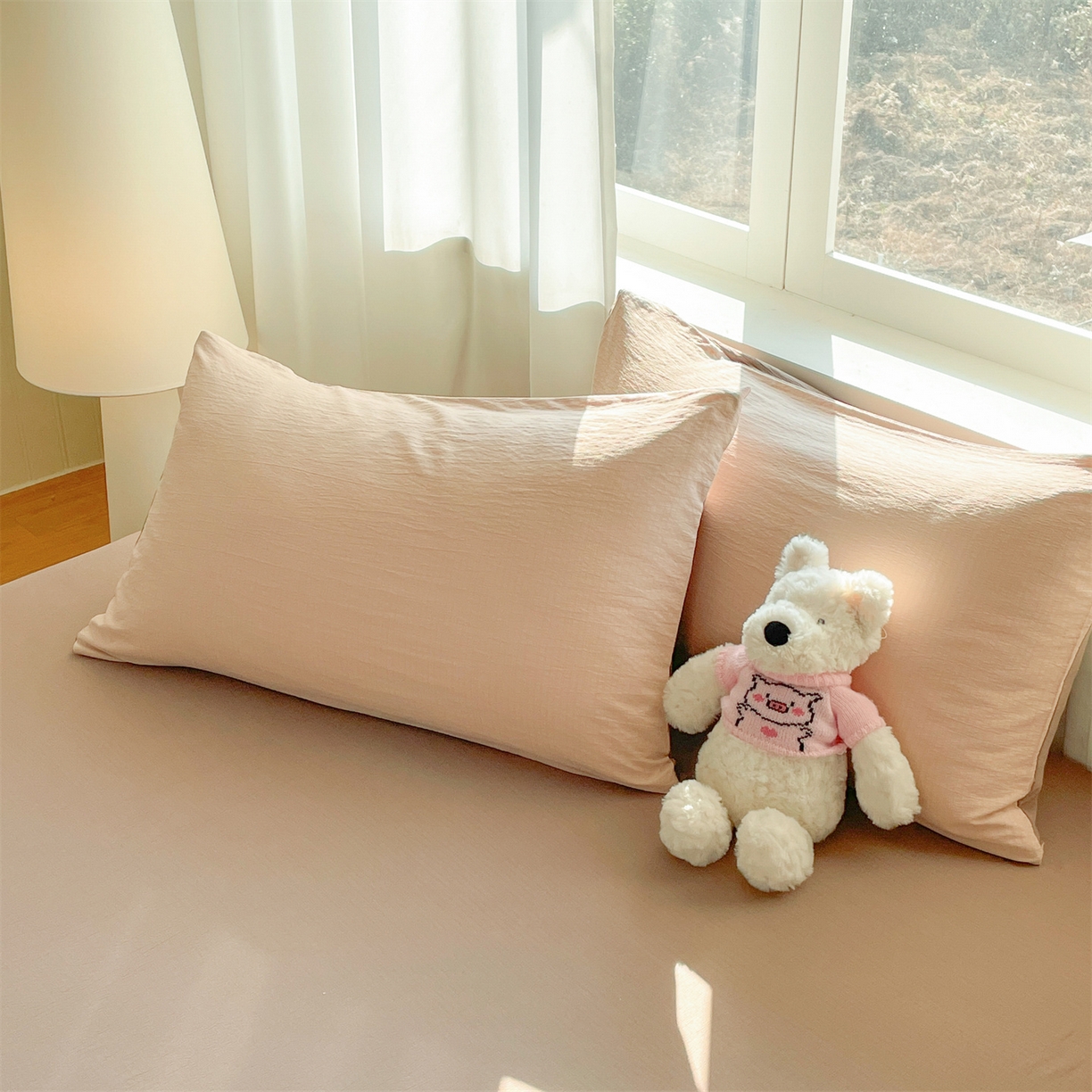 91家纺网 家纺一手货源 找家纺 盛秋家纺 2026新款皱皱纱散点绣夏被-妮可 小熊米驼