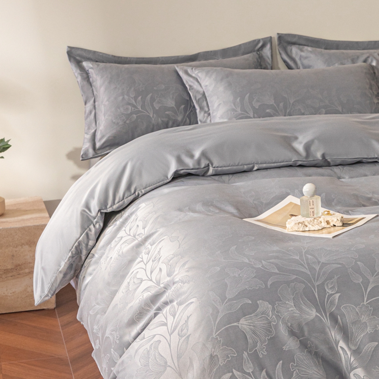 91家纺网 家纺一手货源 找家纺 （总）金牛座家纺 2026新款高克重贡缎提花亲肤棉四件套-情愫系列