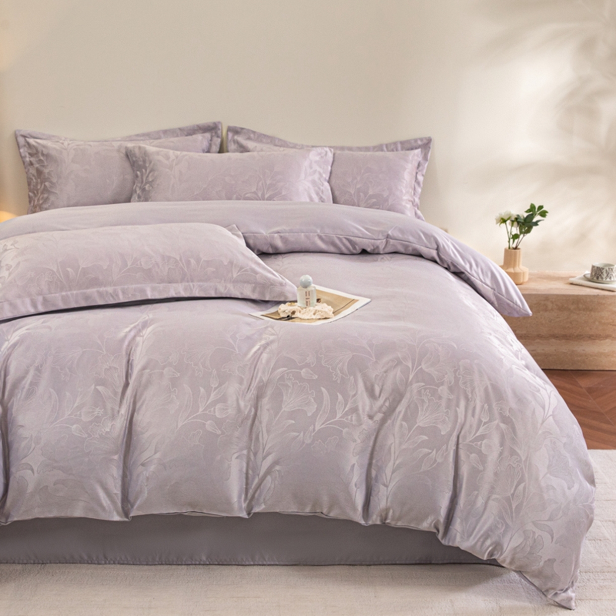 91家纺网 家纺一手货源 找家纺 金牛座家纺 2026新款高克重贡缎提花亲肤棉四件套-情愫系列 情愫-浅紫
