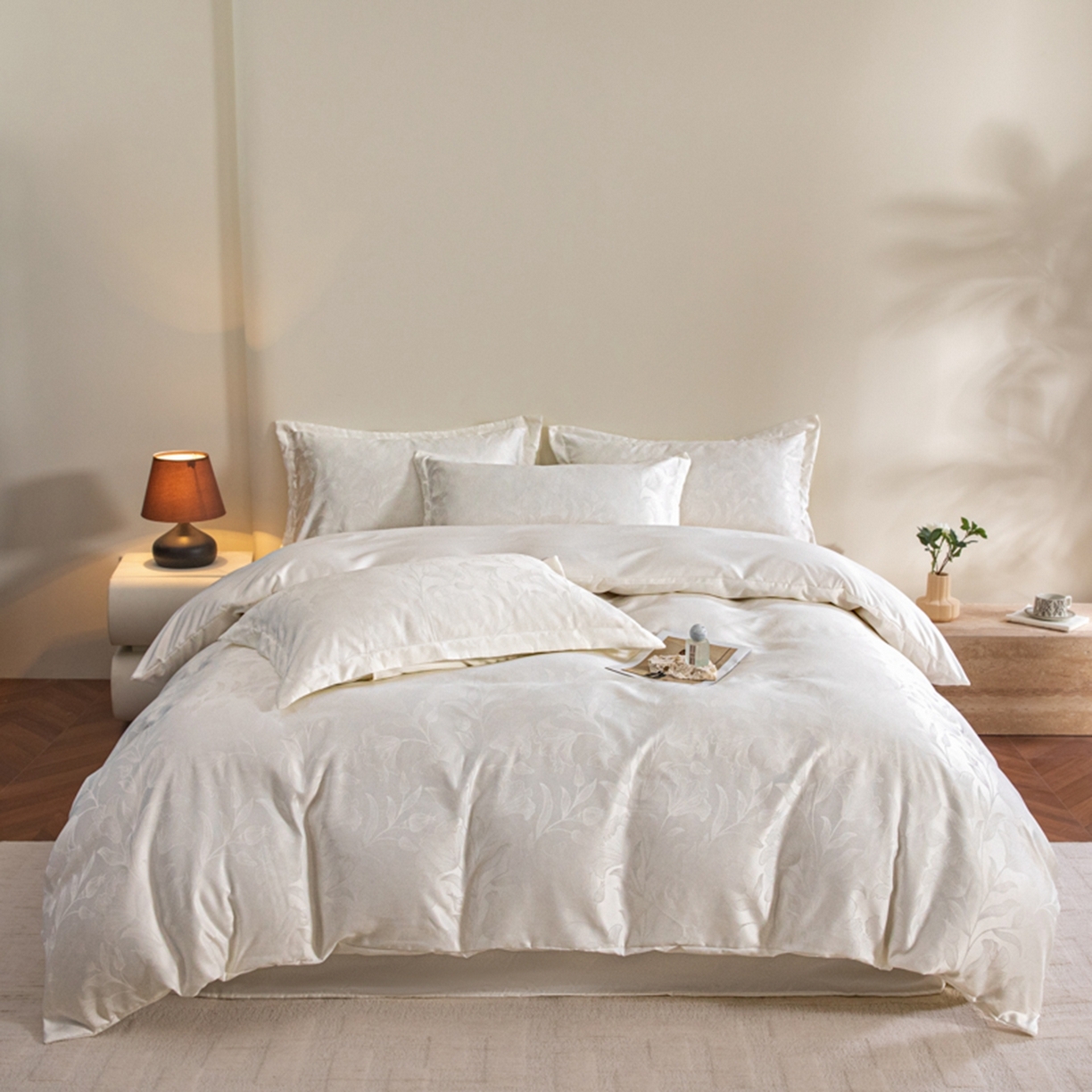 91家纺网 家纺一手货源 找家纺 金牛座家纺 2026新款高克重贡缎提花亲肤棉四件套-情愫系列 情愫-奶白