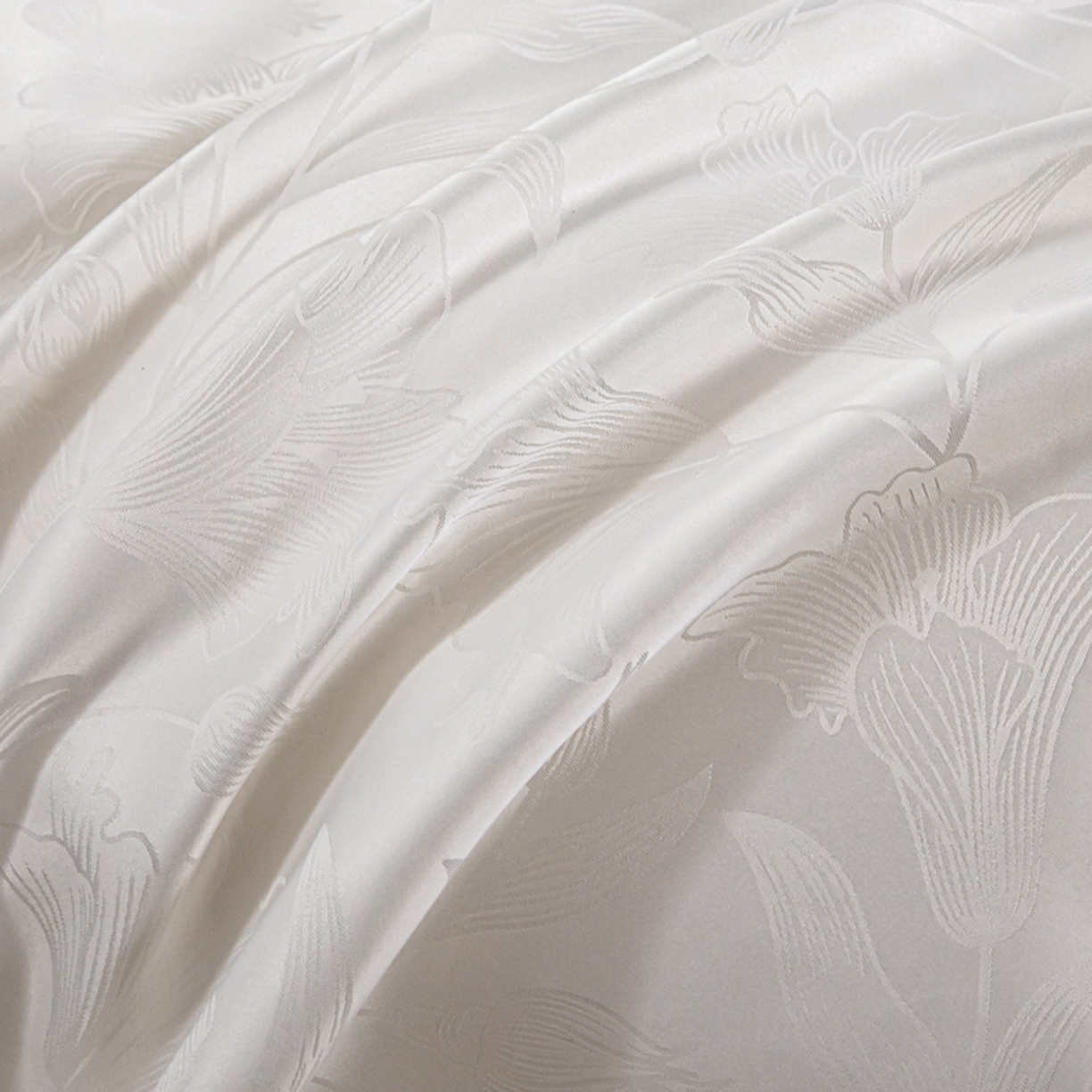 91家纺网 家纺一手货源 找家纺 金牛座家纺 2026新款高克重贡缎提花亲肤棉四件套-情愫系列 情愫-奶白