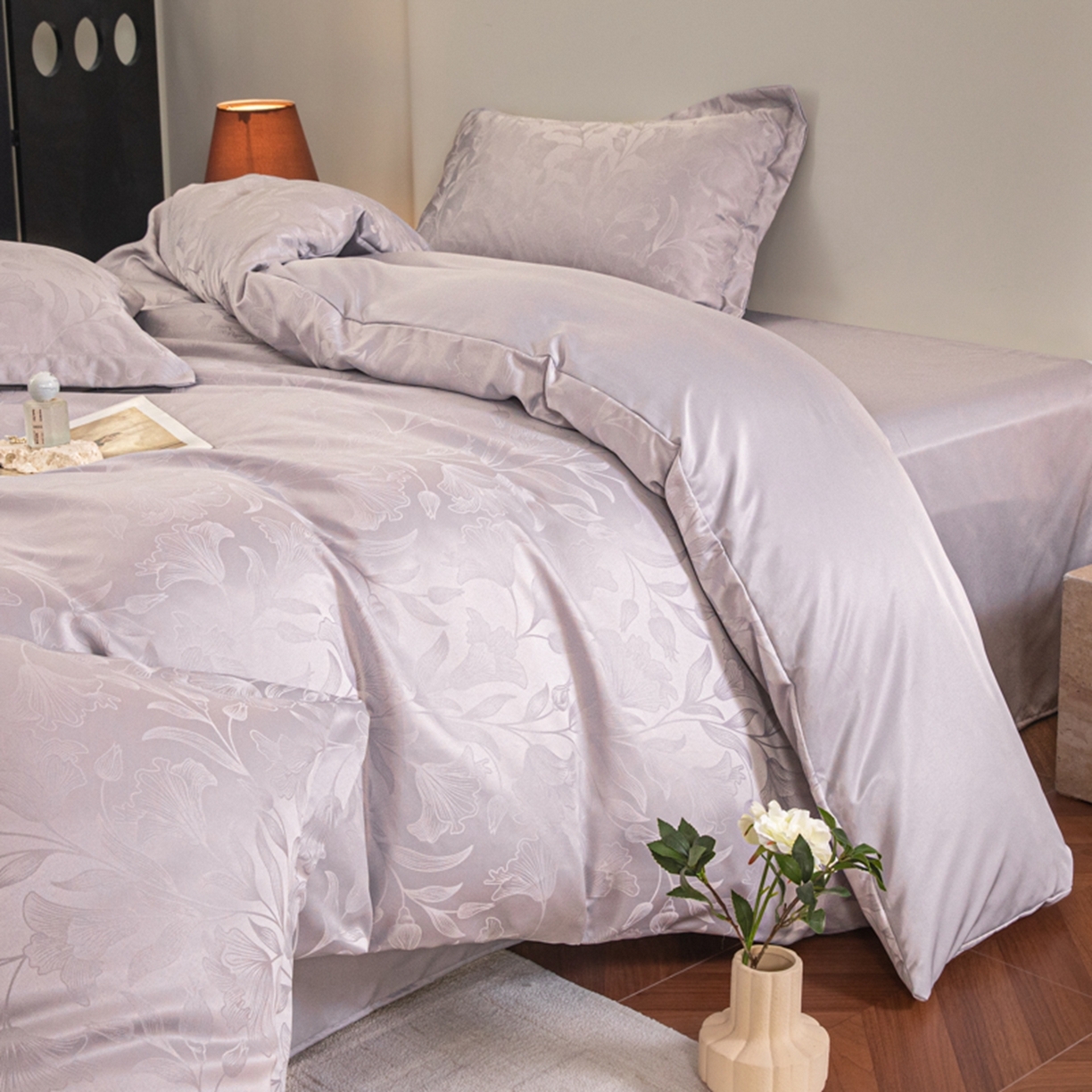 91家纺网 家纺一手货源 找家纺 金牛座家纺 2026新款高克重贡缎提花亲肤棉四件套-情愫系列 情愫-浅紫