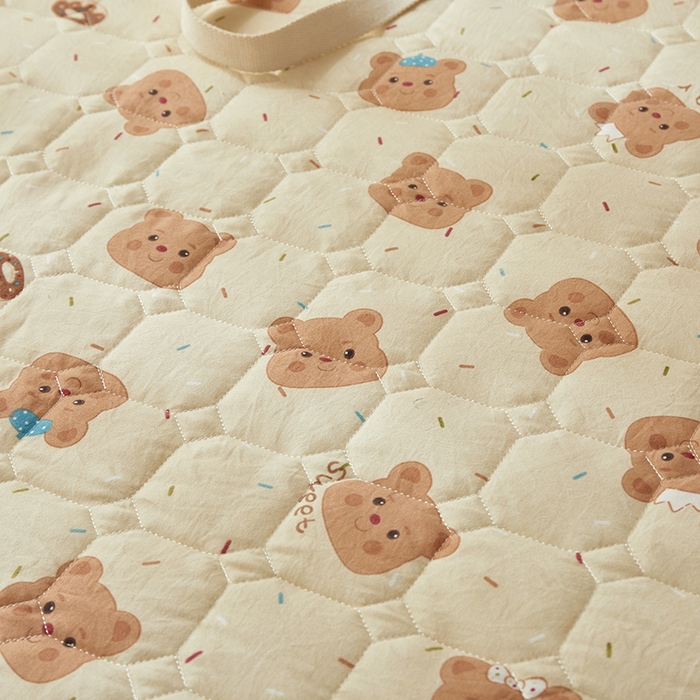 91家纺网 家纺一手货源 找家纺 舒居家纺 2026春夏新款夹棉防水印花单床笠 床笠单件 奥利奥小熊