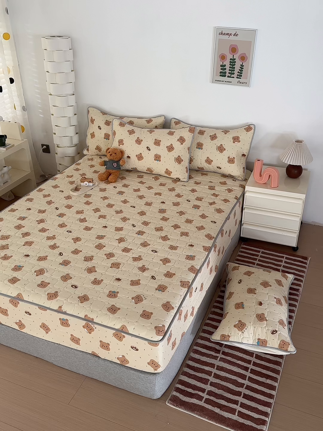 91家纺网 家纺一手货源 找家纺 舒居家纺 2026春夏新款夹棉防水印花单床笠 床笠单件 奥利奥小熊