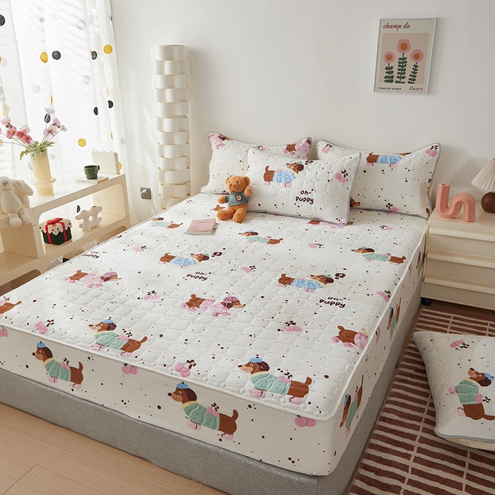 91家纺网 家纺一手货源 找家纺 舒居家纺 2026春夏新款夹棉防水印花单床笠 床笠单件 靠谱小狗